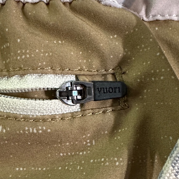 Vuori Men's Brown Athletic Shorts with White Accents - Picture 4 of 5